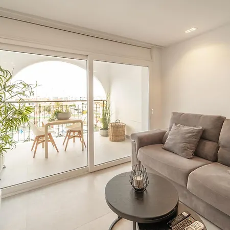 Elegante Estudio Frente Al Canal Con Terraza Empuriabrava