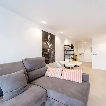 Elegante Estudio Frente Al Canal Con Terraza * Empuriabrava