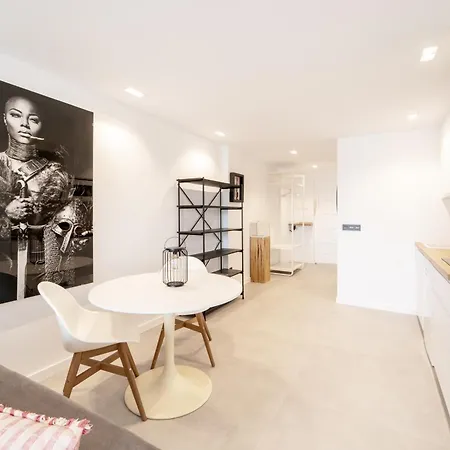 Estudio Frente Al Canal Con Terraza Y Mar 아파트 *