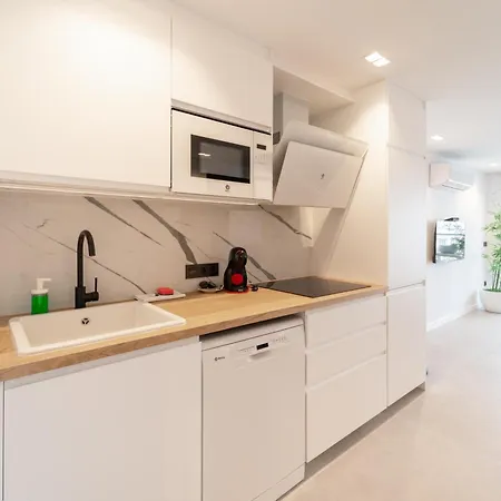 Estudio Frente Al Canal Con Terraza Y Mar 아파트 *