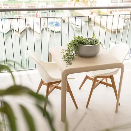 아파트 Estudio Frente Al Canal Con Terraza Y Mar *